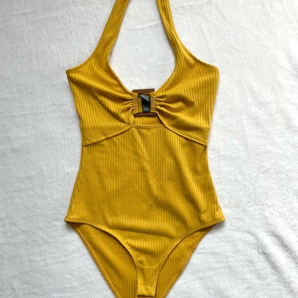 ❗️SOLD❗️ NWT Golden Yellow Ribbed Halter Bodysuit - Picture 3 of 11